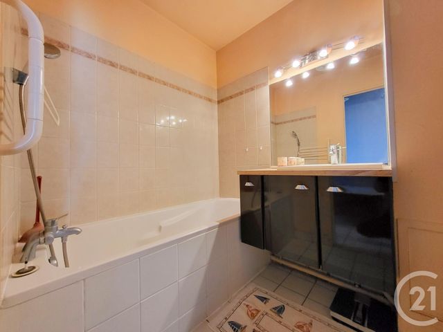 Appartement F2 à vendre - 2 pièces - 51.2 m2 - EAUBONNE - 95 - ILE-DE-FRANCE - Century 21 La Demeure