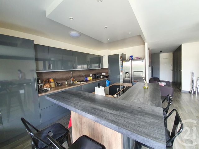 Afficher la photo en grand Appartement F5 à vendre - 5 pièces - 100.39 m2 - MARGENCY - 95 - ILE-DE-FRANCE - Century 21 La Demeure