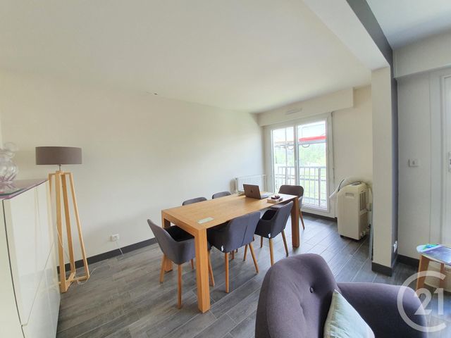 Afficher la photo en grand Appartement F5 à vendre - 5 pièces - 100.39 m2 - MARGENCY - 95 - ILE-DE-FRANCE - Century 21 La Demeure