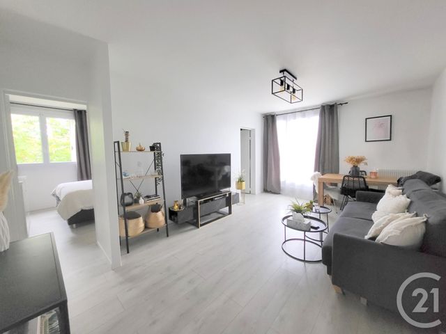Afficher la photo en grand Appartement F3 à vendre - 3 pièces - 53.66 m2 - EAUBONNE - 95 - ILE-DE-FRANCE - Century 21 La Demeure