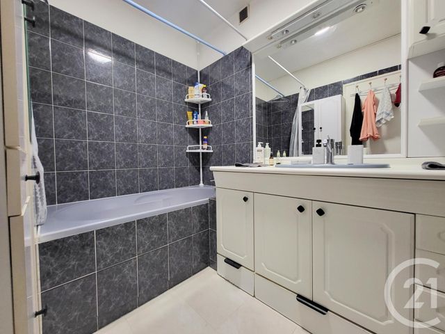 Appartement F4 à vendre - 4 pièces - 78.81 m2 - EAUBONNE - 95 - ILE-DE-FRANCE - Century 21 La Demeure