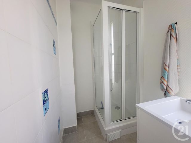 Appartement F2 à vendre - 2 pièces - 32.59 m2 - PARIS - 75018 - ILE-DE-FRANCE - Century 21 La Demeure